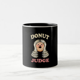Caneca De Café Em Dois Tons Juiz rosquinha - Justiça doce
