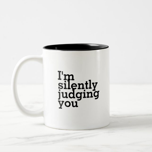 Caneca De Café Em Dois Tons Julgamento - MASSA DE CAFÉ BURACOS (Esquerda)