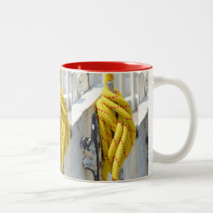 Caneca De Café Em Dois Tons Knot Other, por Kenneth Yoncich