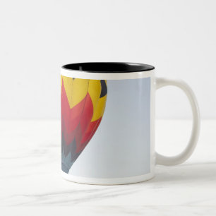 Caneca De Café Em Dois Tons Lançamento de balões de ar quente