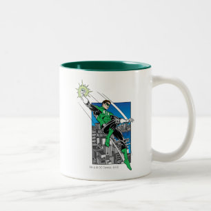 Caneca De Café Em Dois Tons Lanterna Verde com Fundo da Cidade