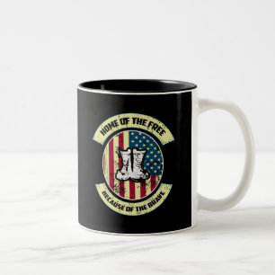Caneca De Café Em Dois Tons Lar dos Libertos, por causa da coragem Patriótic