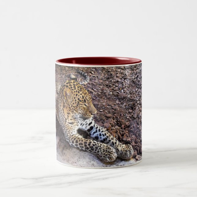 Caneca De Café Em Dois Tons Leopardo em repouso (Centro)
