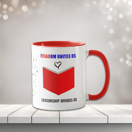 Caneca De Café Em Dois Tons Ler a liberdade nos une