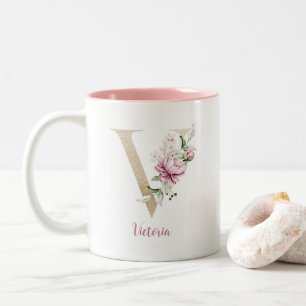 Caneca De Café Em Dois Tons Letra Dourada V, Monograma v, Presente Floral Rosa