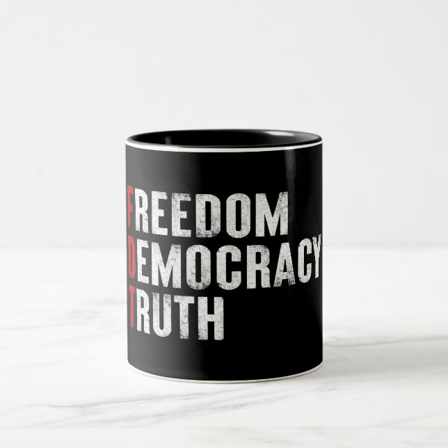 Caneca De Café Em Dois Tons Liberdade Democracia Verdade (Centro)