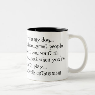 Caneca De Café Em Dois Tons Lições eu aprendi de meu respeito do cão… o peo…