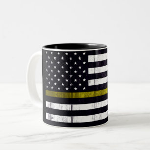 Caneca De Café Em Dois Tons Linha amarela fina gasta bandeira do expedidor