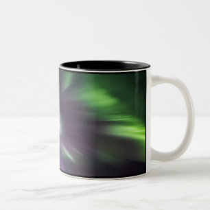 Caneca De Café Em Dois Tons Luzes Nortes coloridas