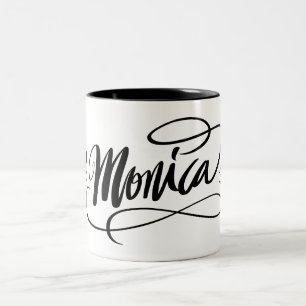 Caneca De Café Em Dois Tons Mágica com letra pessoal, com nome Monica