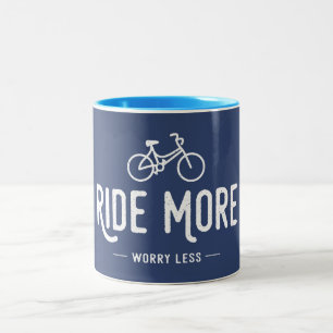 Caneca De Café Em Dois Tons Mais Preocupações Menos