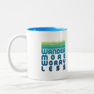 Caneca De Café Em Dois Tons Mais Preocupante Menos / Gradiente Azul