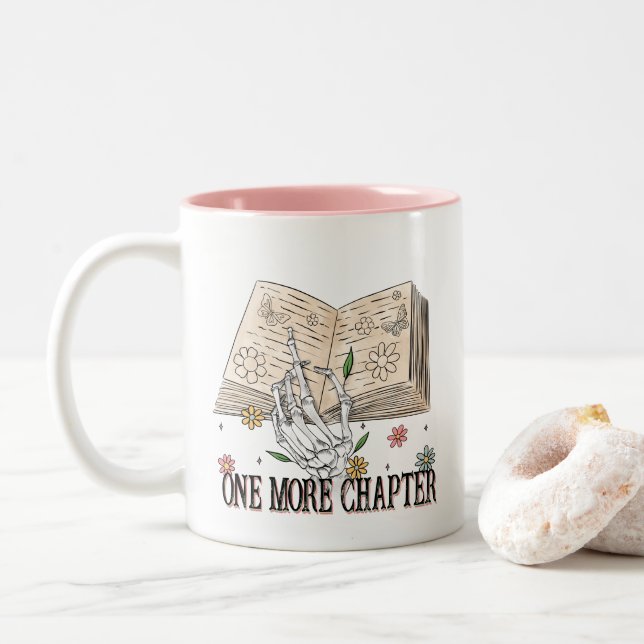 Caneca De Café Em Dois Tons "Mais um capítulo" Citação do Livro (Com Donut)