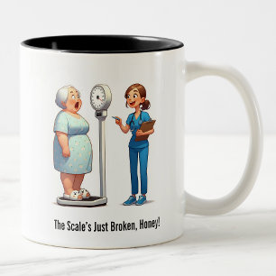 Caneca De Café Em Dois Tons Mais velho surpreendido vs. Escala de Mau