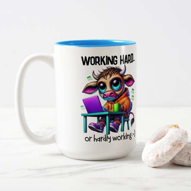 Caneca De Café Em Dois Tons Mal Trabalhando  (Com Donut)