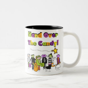 Caneca De Café Em Dois Tons Mão sobre Camisetas e presentes de Dia das Bruxas
