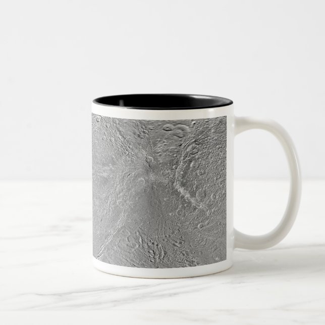 Caneca De Café Em Dois Tons Mapa global da lua de Saturno Dione (Direita)
