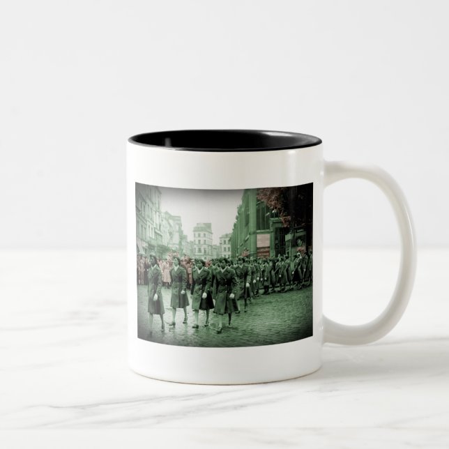 Caneca De Café Em Dois Tons Marcha das Mulheres Americanas Africanas (Direita)