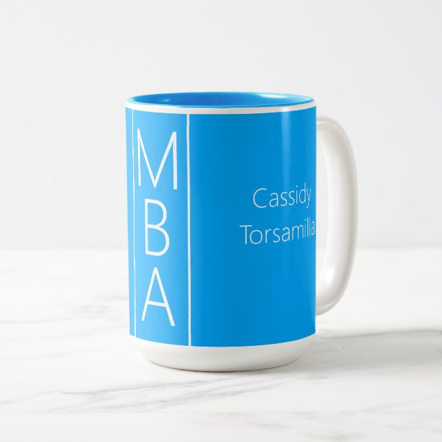 Caneca De Café Em Dois Tons MBA de nome azul do formando (Frente Esquerda)