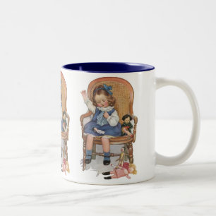 Caneca De Café Em Dois Tons Menina Costurando Bonecas