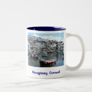 Caneca De Café Em Dois Tons Mevagissey, Cornualha, Inglaterra