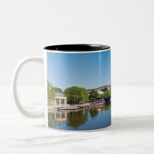 Caneca De Café Em Dois Tons milwaukee riverfront e ponte estatal de rua