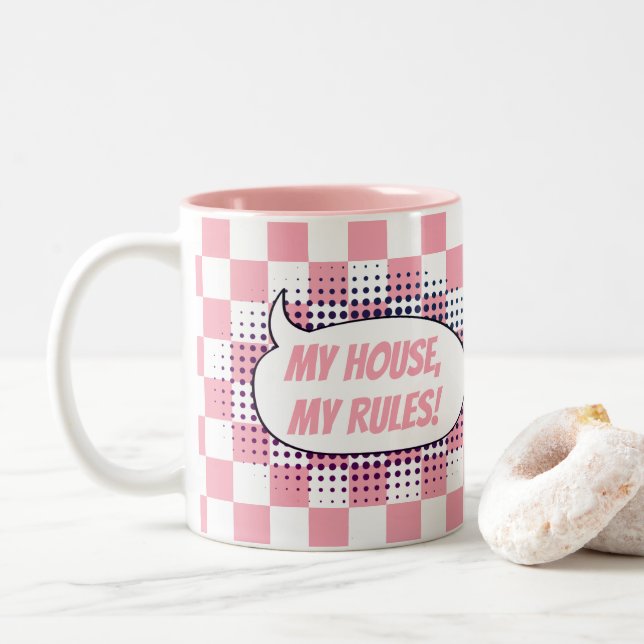 Caneca De Café Em Dois Tons "Minha casa, minhas regras!" plano de fundo verifi (Com Donut)