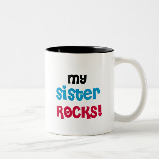 Caneca De Café Em Dois Tons Minha irmã balança t-shirt e presentes