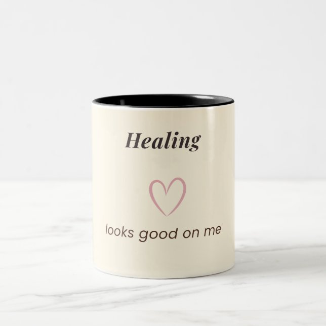 Caneca De Café Em Dois Tons Minimal Aesthetic Quote Design “Healing Looks Good (Centro)
