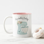 Caneca De Café Em Dois Tons Misturador de padaria azul-escura<br><div class="desc">Um doce misturador de bolo azul com flores decora esta caneca. Vem em rosa também! Personalize-o com seu nome comercial de padaria. Projetado para você pelo Blackberry Boulevard.</div>