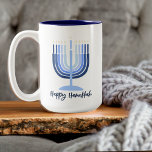 Caneca De Café Em Dois Tons Modern Menorah Projetou Hanukkah Mug<br><div class="desc">Menorah design moderna com "Feliz Chanucá" em 15oz Mug. Impressão frente e verso com menorah na parte de trás. Lava-louça segura.</div>