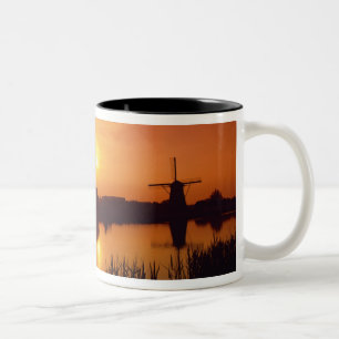 Caneca De Café Em Dois Tons Moinhos de vento ao pôr do sol, Kinderdijk, País