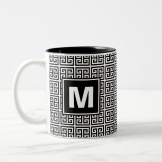 Caneca De Café Em Dois Tons Monograma chave grego preto e branco moderno