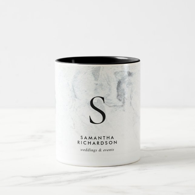 Caneca De Café Em Dois Tons Monograma de Chic Marble (Centro)