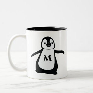 Caneca De Café Em Dois Tons Monograma de pinguim bonito personalizado