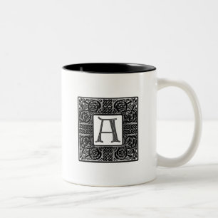 Caneca De Café Em Dois Tons Monograma de prata do céltico "A"