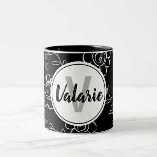 Caneca De Café Em Dois Tons Monograma Floral Simples Preto e Branco
