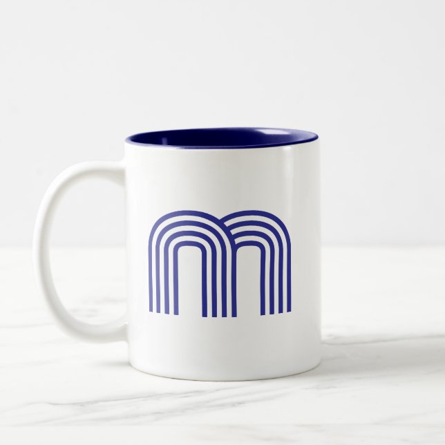 Caneca De Café Em Dois Tons Monograma Inicial Monogramada Azul Moderna Simples (Esquerda)
