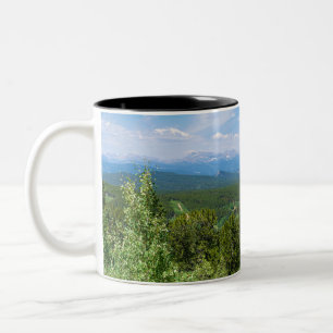 Caneca De Café Em Dois Tons montanhas e vales arborizados no canyon golden gat