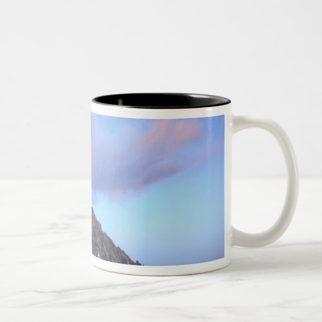 Caneca De Café Em Dois Tons Monte Stuart, ao pôr do sol (Direita)