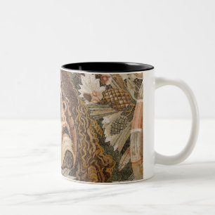 Caneca De Café Em Dois Tons Mosaico romano, com máscara, folhas e fruta