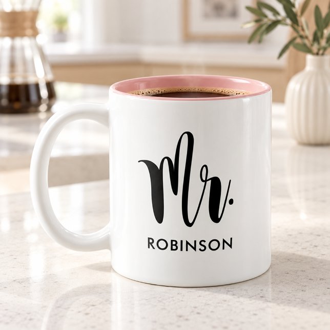 Caneca De Café Em Dois Tons Mr. Modern Script Monogramding Wedding (Criador carregado)