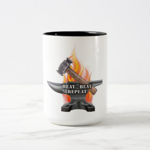 Caneca De Café Em Dois Tons Mug de Aquecimento, Beat & Repeat Blacksmithing