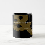 Caneca De Café Em Dois Tons Mug de Casamento Russo Moderno Ampersand<br><div class="desc">Impressão tipográfica e caneca de casamento. Noiva e noiva com data e local de casamento alinhados à direita. Grande sermão rústica em ouro mudo e fundo preto. Para ajustar o layout, clique em Personalizar Mais, Editar Texto e clique em e arraste seções para os locais desejados. Use Cntrl para selecionar...</div>