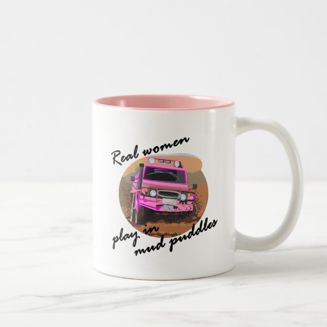 Caneca De Café Em Dois Tons Mulheres de verdade jogam em presentes de lama. (Direita)