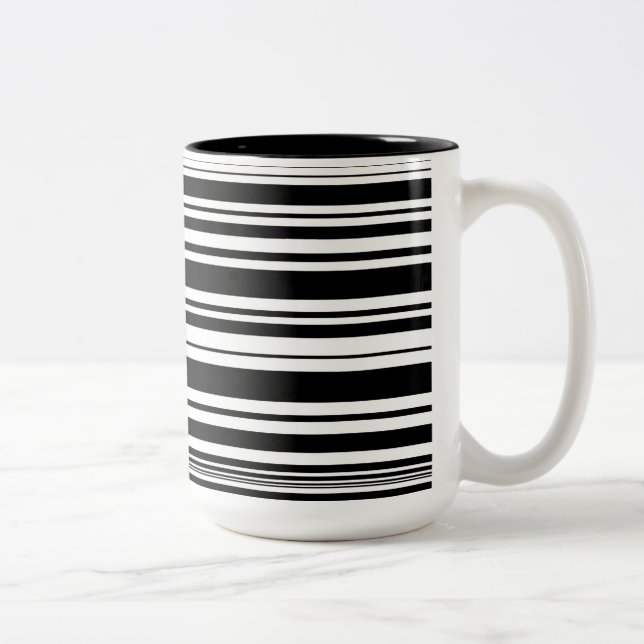 Caneca De Café Em Dois Tons Multidões de Listras Pretas e Brancas Desiguais (Direita)