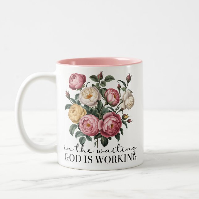 Caneca De Café Em Dois Tons Na Espera Deus Está Trabalhando (Esquerda)