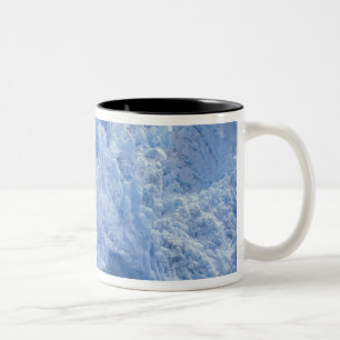 Caneca De Café Em Dois Tons NA, EUA, Alasca. Geleira desmoronando na água