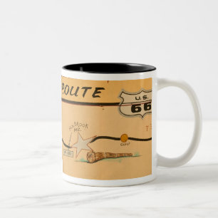 Caneca De Café Em Dois Tons NA, EUA, Arizona, Holbrook Rota 66 mural de estrad