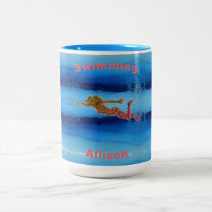 Caneca De Café Em Dois Tons Nadando Sob Água Nadador